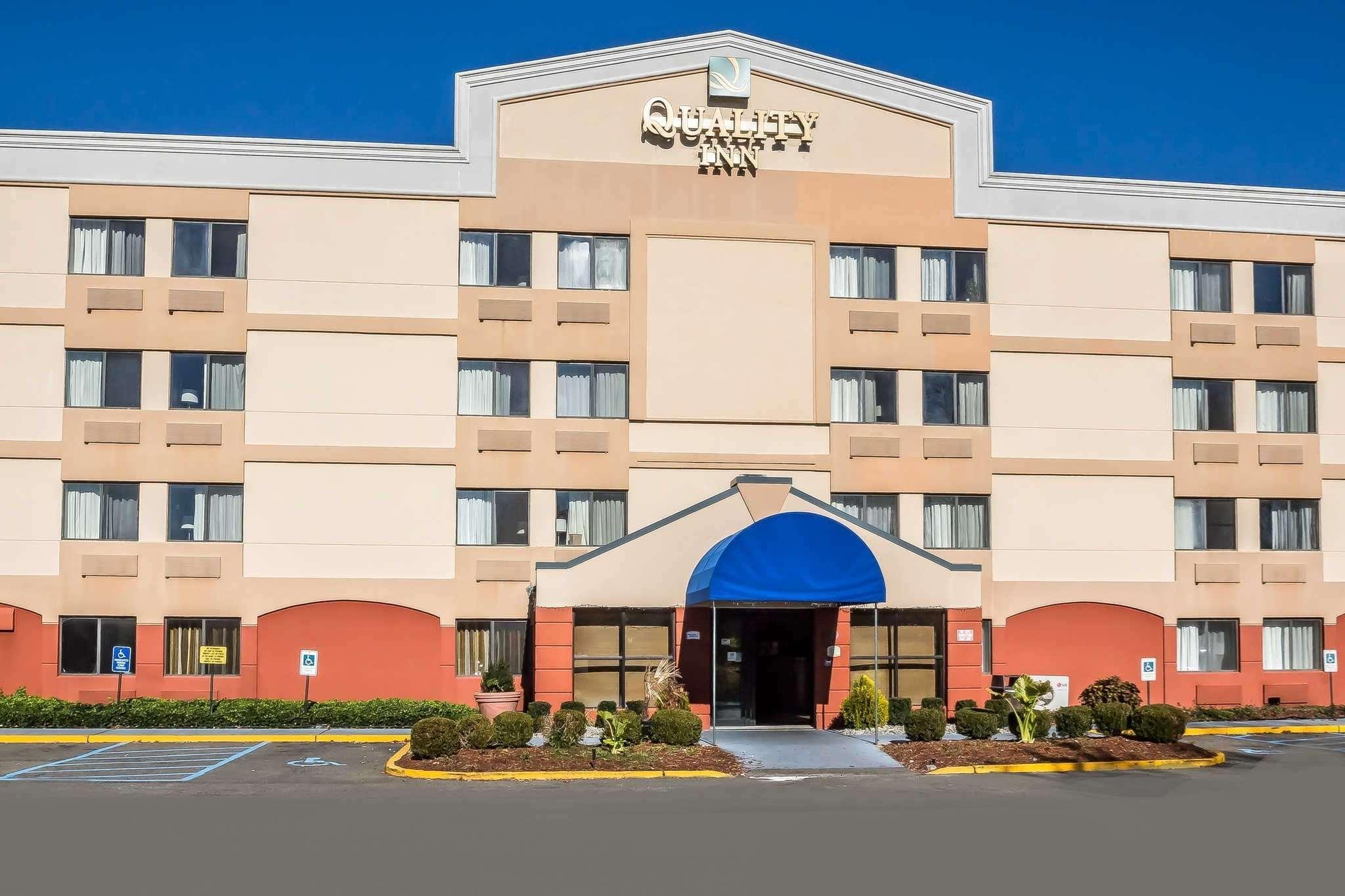 QUALITY INN SPRING VALLEY - NANUET 3⋆ ::: NY, ESTADOS UNIDOS ::: COMPARA  PRECIOS DE HOTELES